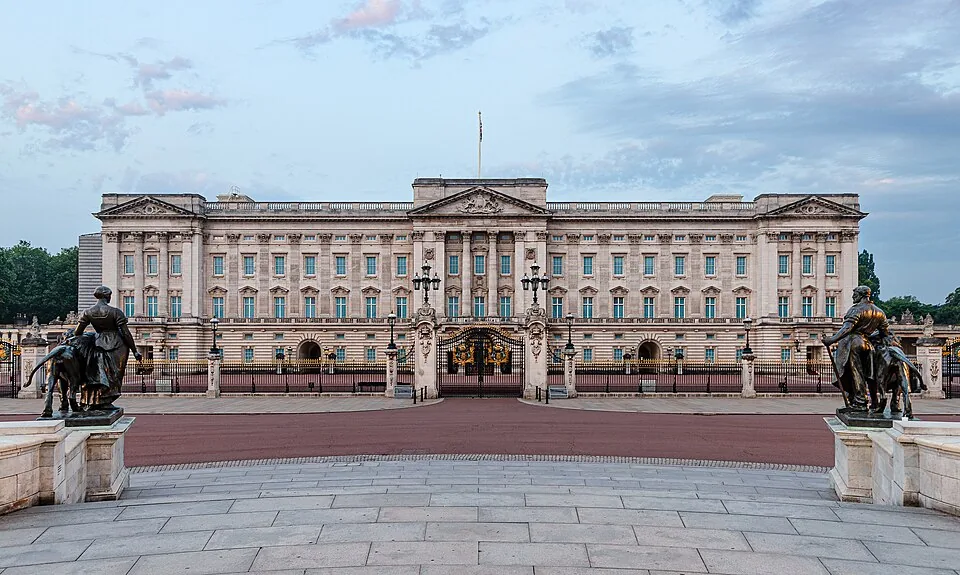 Candidate image for Buckingham Palace in London