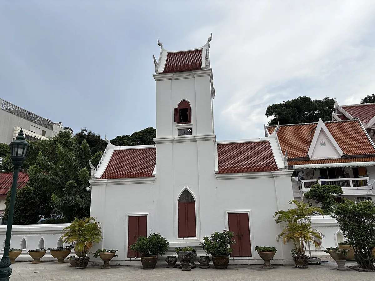 Wat Pathum Wanaram — Wikimedia Commons image