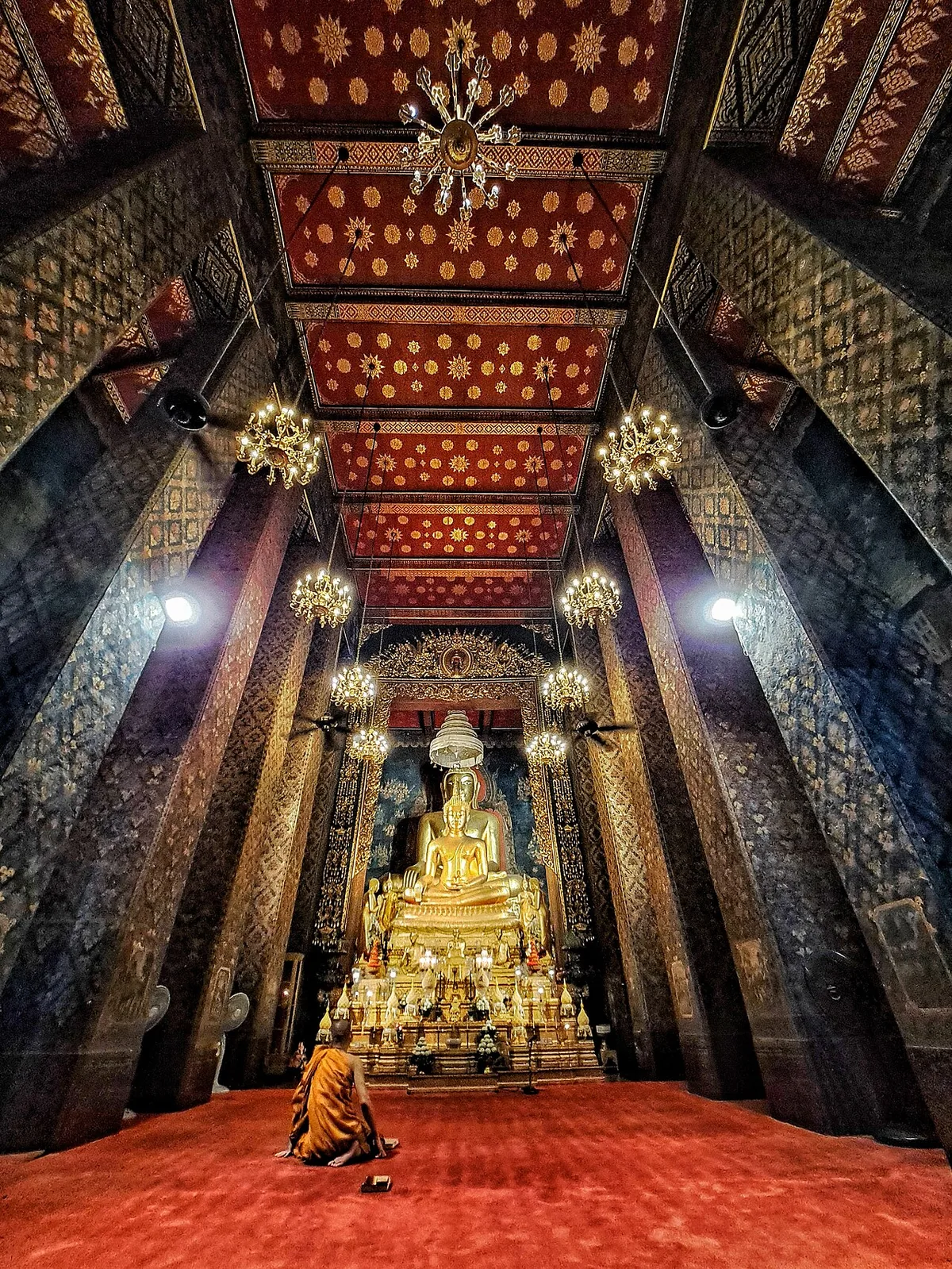 Wat Bowonniwet Vihara — Wikimedia Commons image