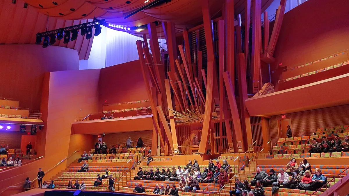 Walt Disney Concert Hall — Wikimedia Commons image