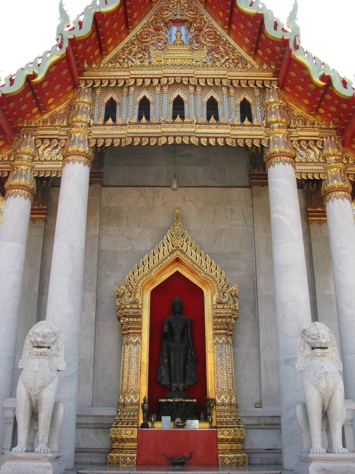 Wat Benchamabophit — Wikimedia Commons image