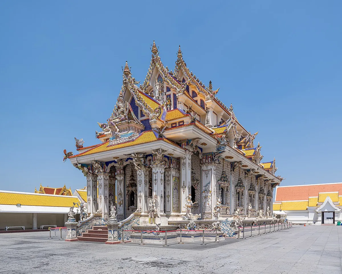 Wat Pariwat Ratchasongkram — Wikimedia Commons image