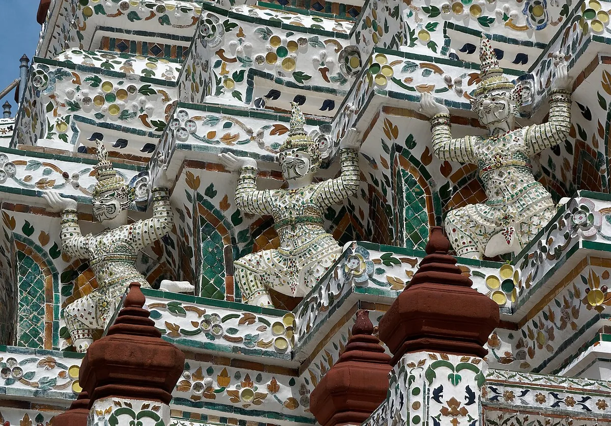 Wat Arun — Wikimedia Commons image