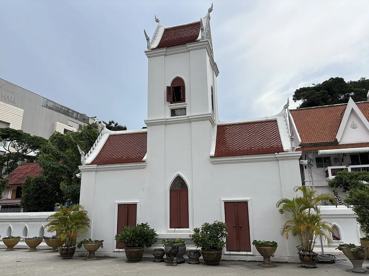 Wat Pathum Wanaram — Wikimedia Commons image