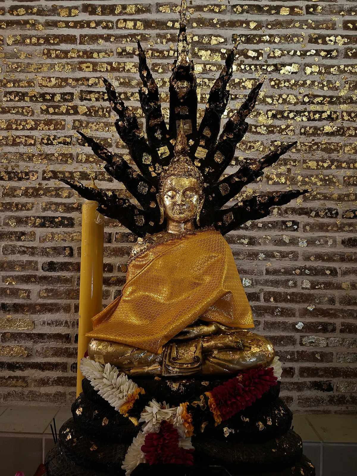 Wat Prayurawongsawat — Wikimedia Commons image