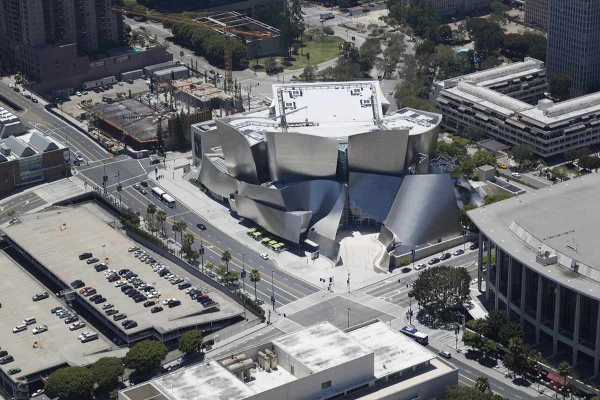 Walt Disney Concert Hall — Wikimedia Commons image