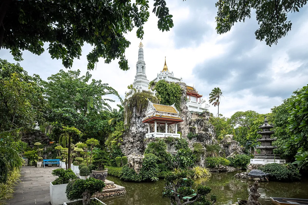Wat Prayurawongsawat — Wikimedia Commons image